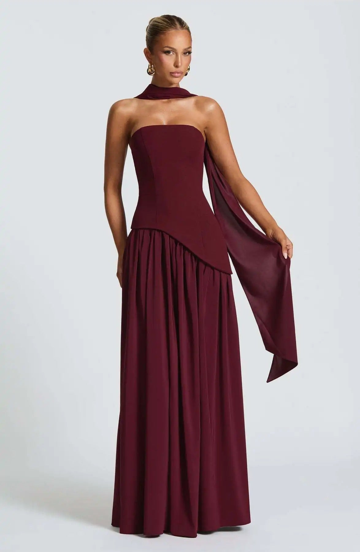 Elfriede Sleeveless A-Line Maxi Evening Dress with Leg Slit