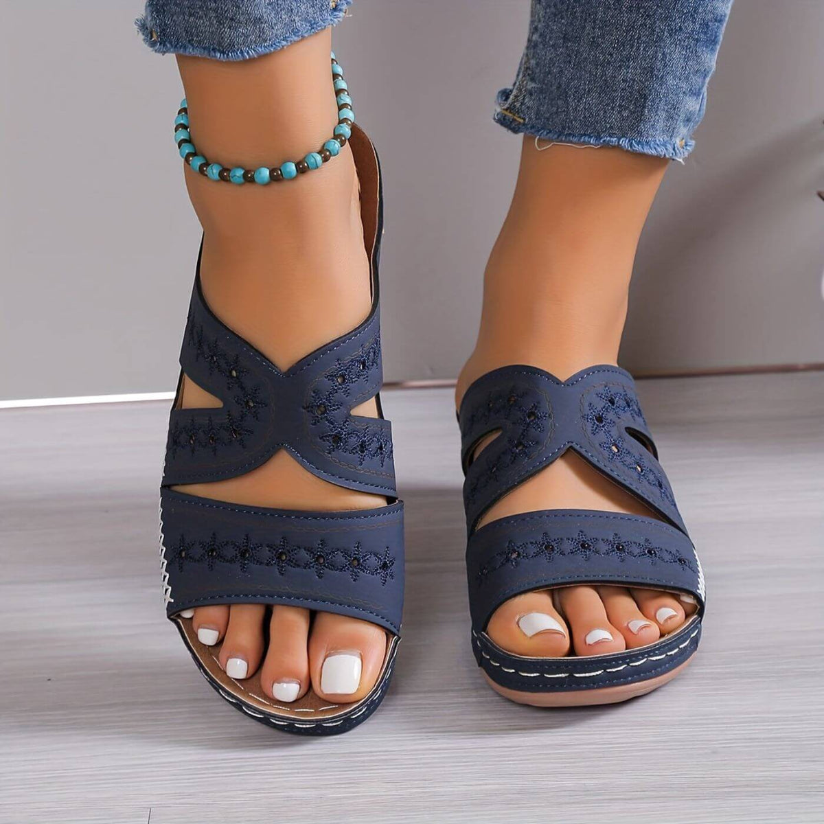 Soleva | Slip-Resistant Sandals