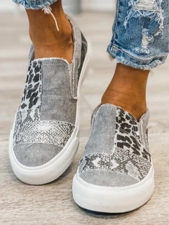Maria Low Top Patch Sneakers
