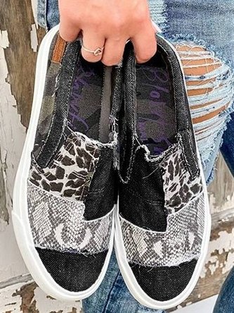 Maria Low Top Patch Sneakers