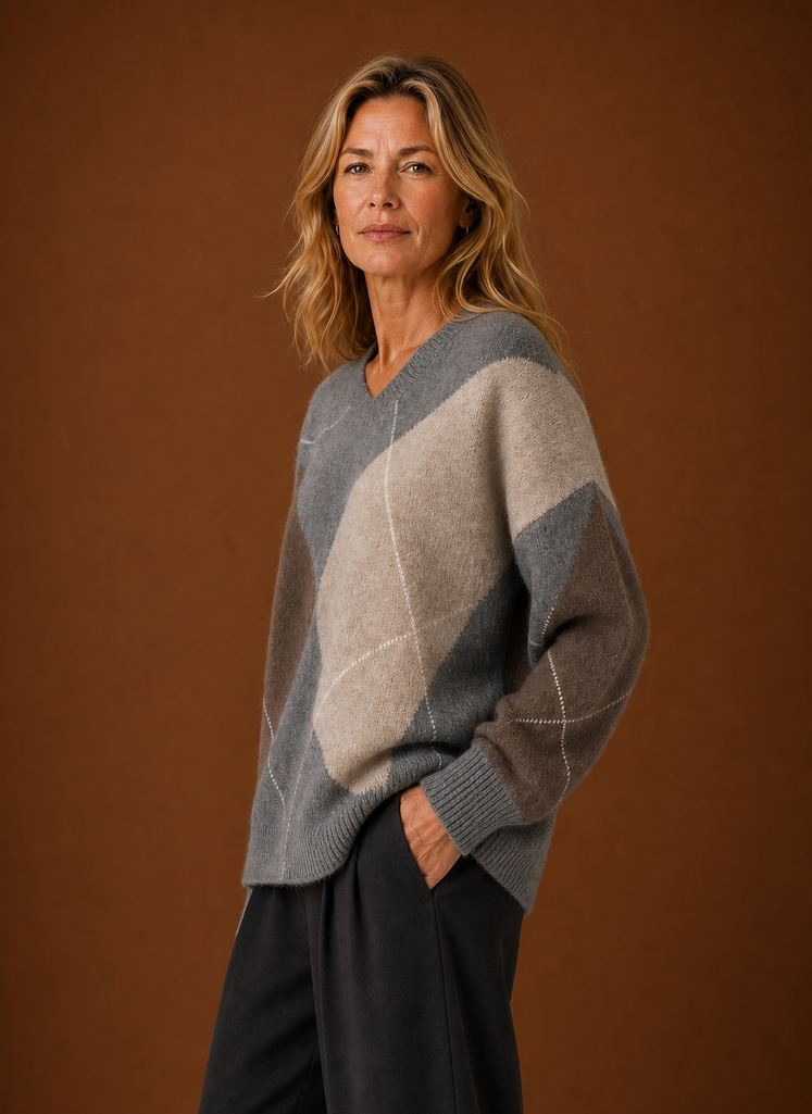 Women's Knit Pullover - Oversized Argyle Sweater | Areleon