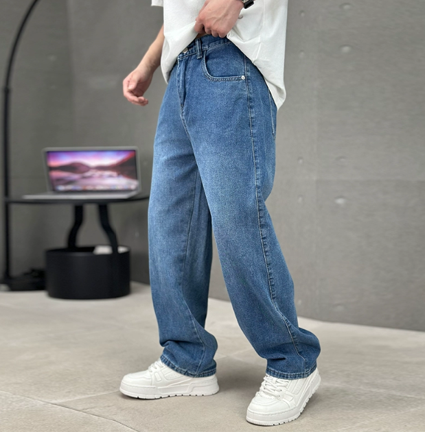 Matthias Relaxed Straight-Leg Spring Jeans