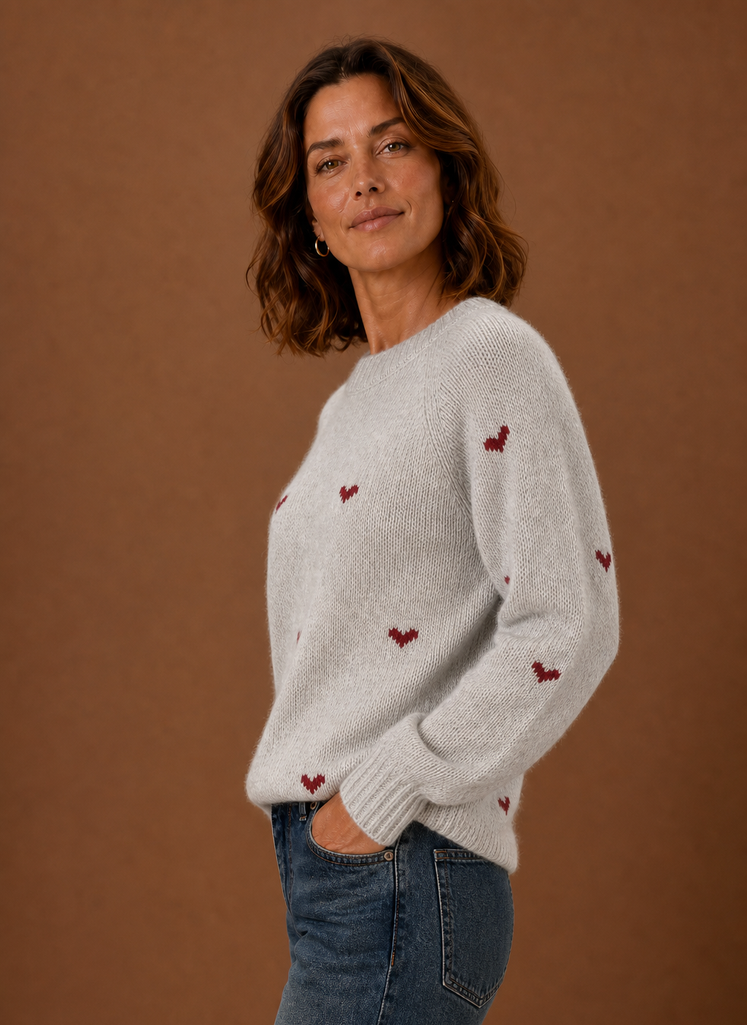 Women's Crew Neck Pullover - Heart Print Long Sleeve Sweater | Areleon