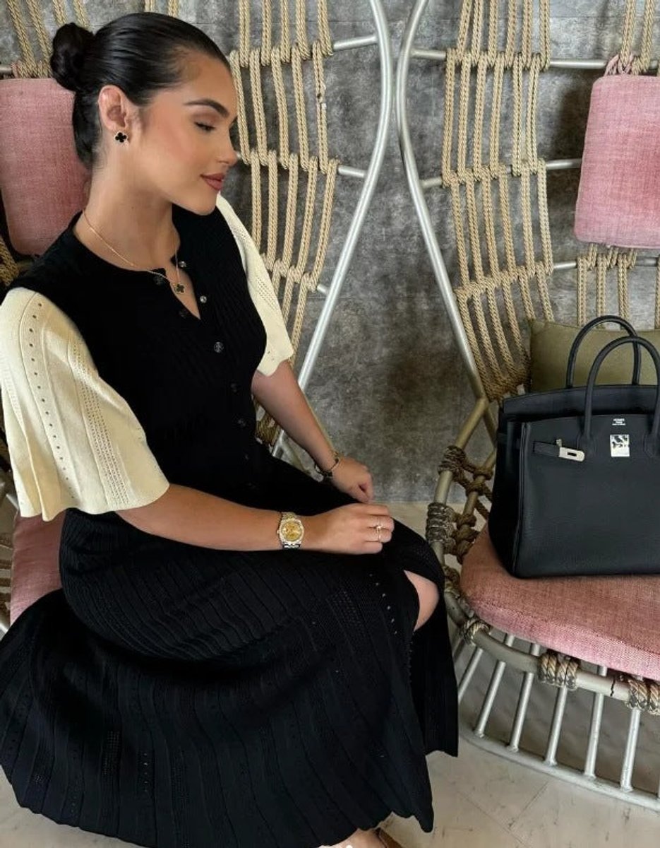 Leonie Ribbed Knit Long Sleeve V-Neck Maxi Dress
